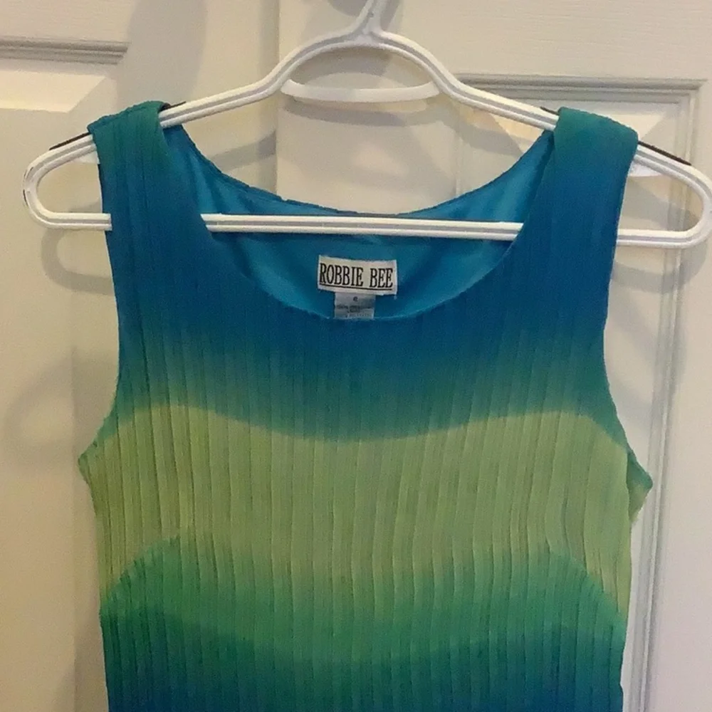 Spring has sprung dress - Picture 3 of 3